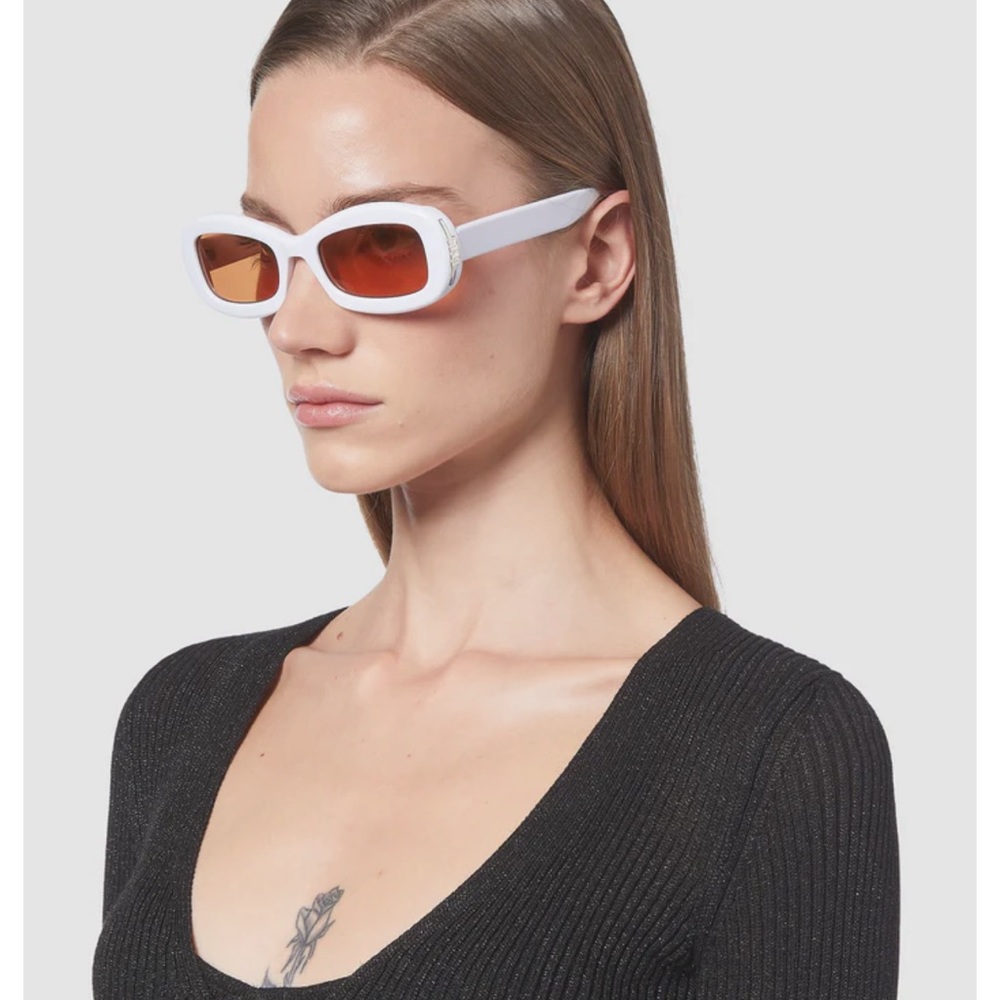 GCDS GD0027 OVAL SUNGLASSES